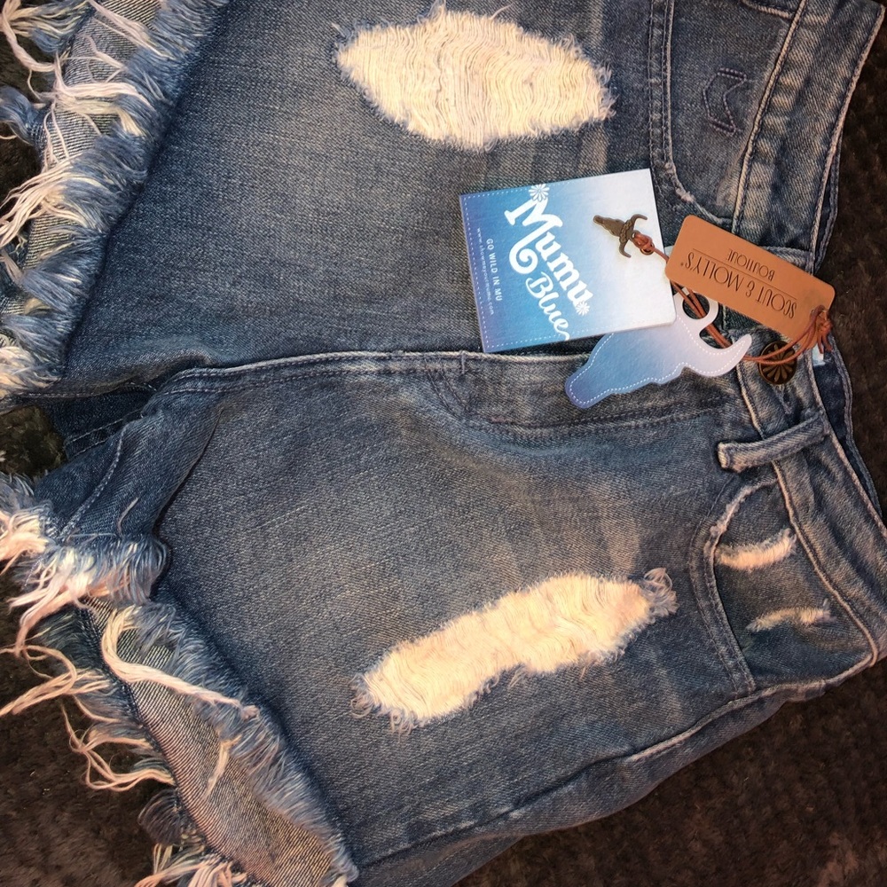 High waist midi shorts.